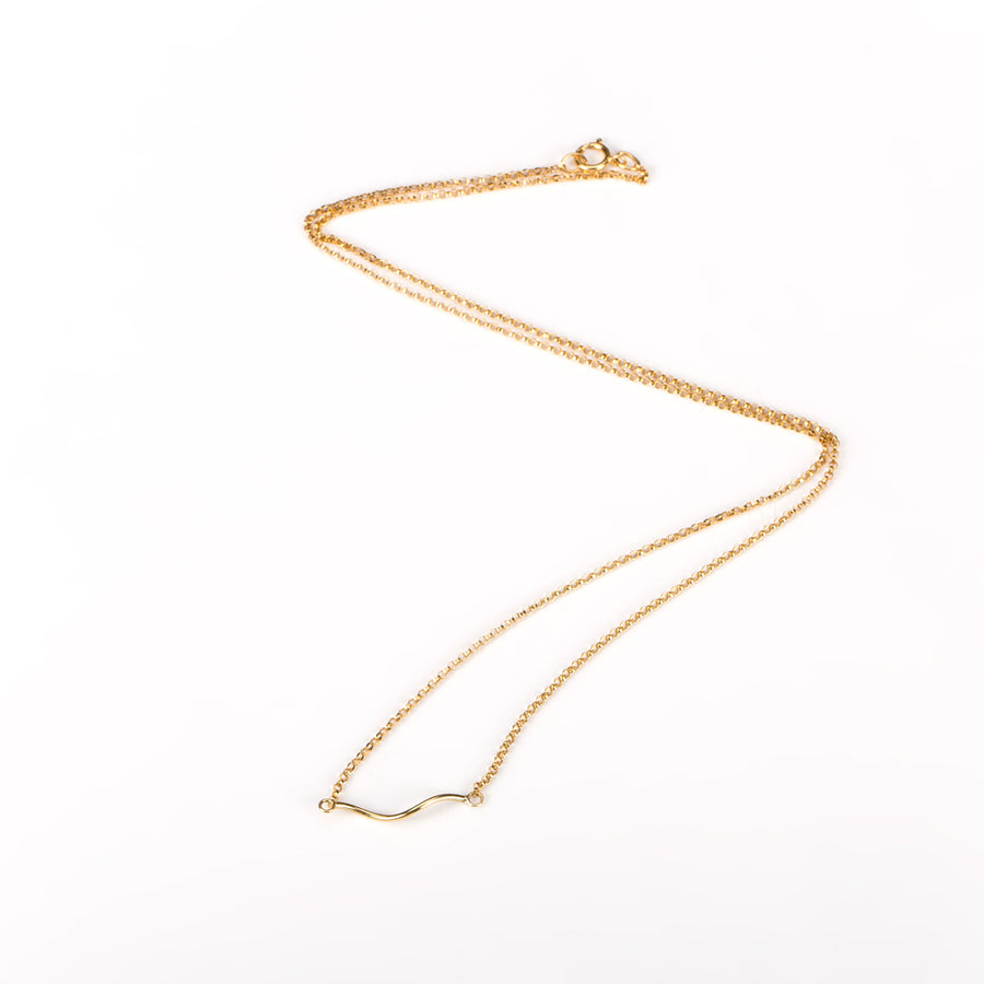 Wavy Bar Necklace in Gold